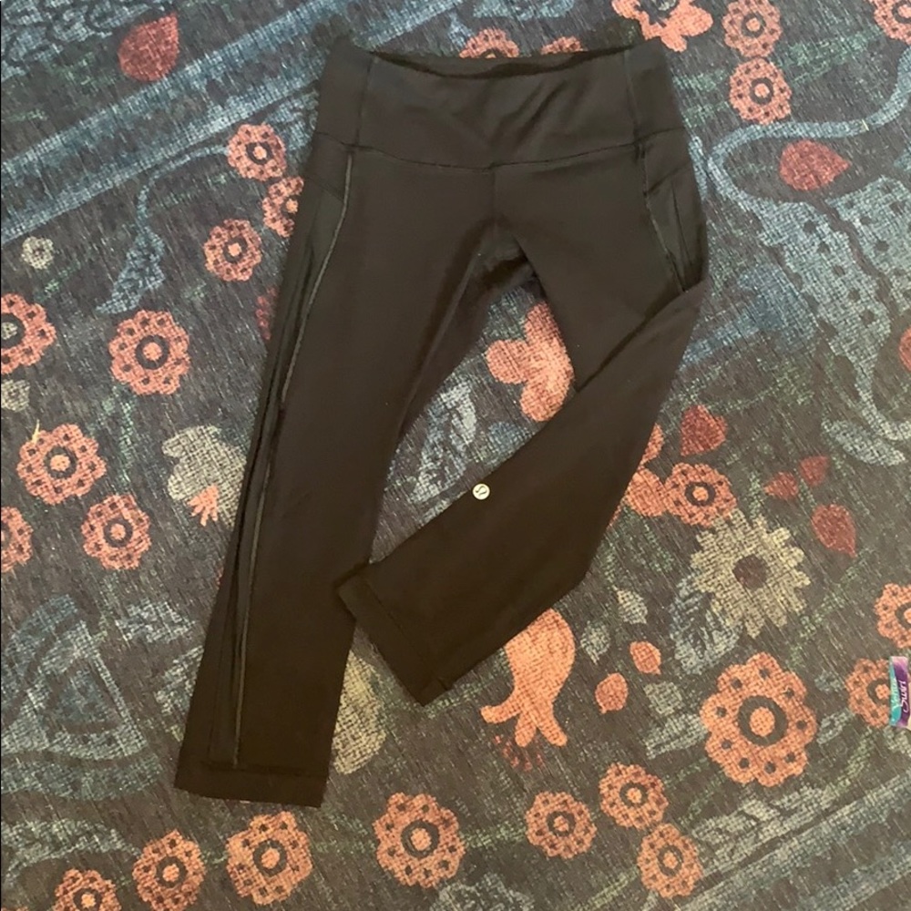 Lululemon Wunder Under crops